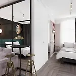 Deco Mariacka 8 アパート *