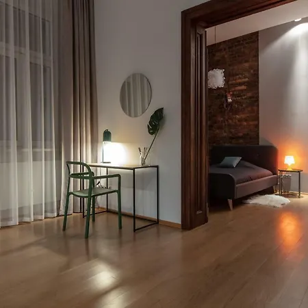 Deco Mariacka 8 *