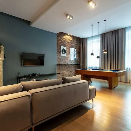 Deco Mariacka 8 *