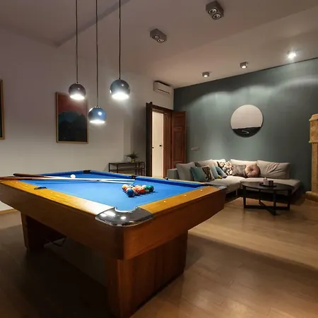Apartment Deco Mariacka 8