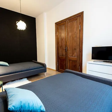 Deco Mariacka 8 *
