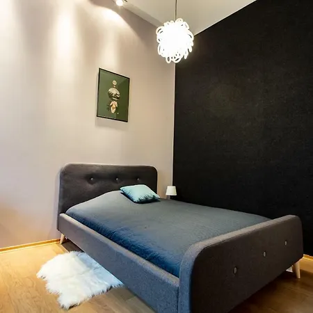Deco Mariacka 8 *